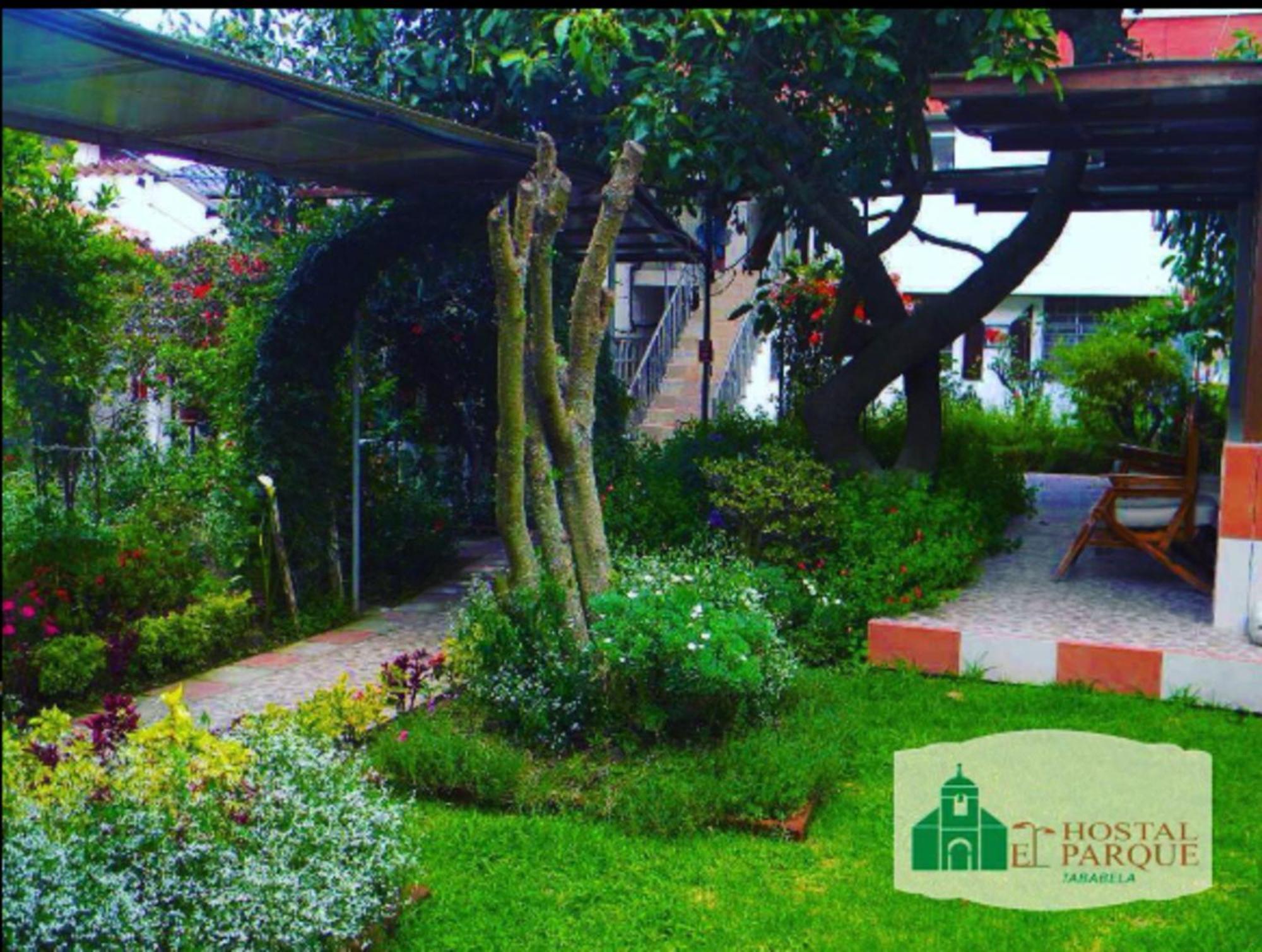 Hostal El Parque Tababela Ngoại thất bức ảnh