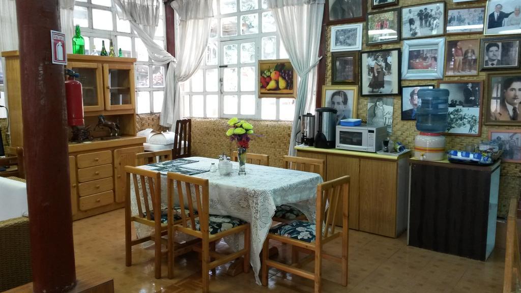 Hostal El Parque Tababela Ngoại thất bức ảnh